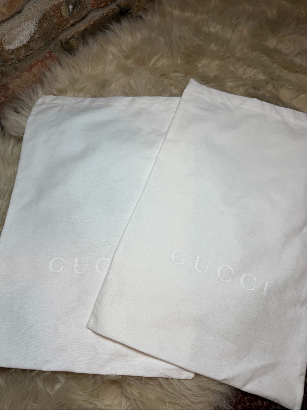 Gucci White Logo Cotton Dust Bags — Pair